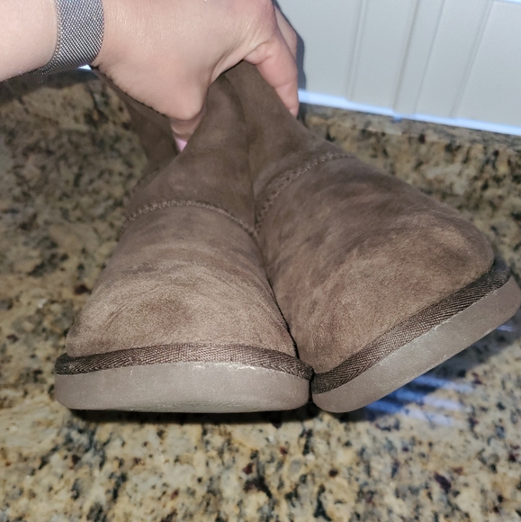 UGG Australia tall chocolate brown boots W7 - Picture 4 of 7